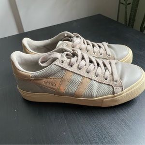 Gola Classics Women's Orchid II Lizard Sneaker